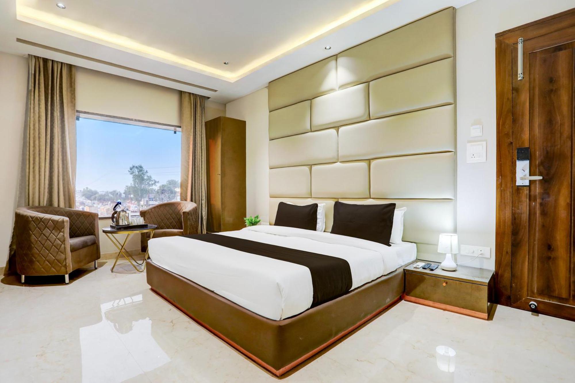 Super Collection O Belgacihia Near Kolkata Railway Station Hotel Gwalior Exterior photo